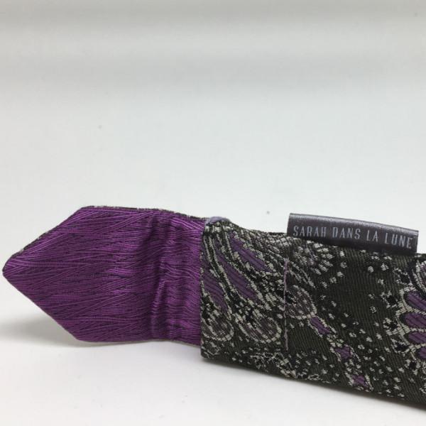 Étui à aiguilles droites en bois de 34cm - Paisley violet sur fond vert
