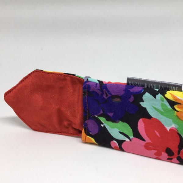 Étui à aiguilles droites en tous genre de 35cm - fleuri multicolore sur fond noir